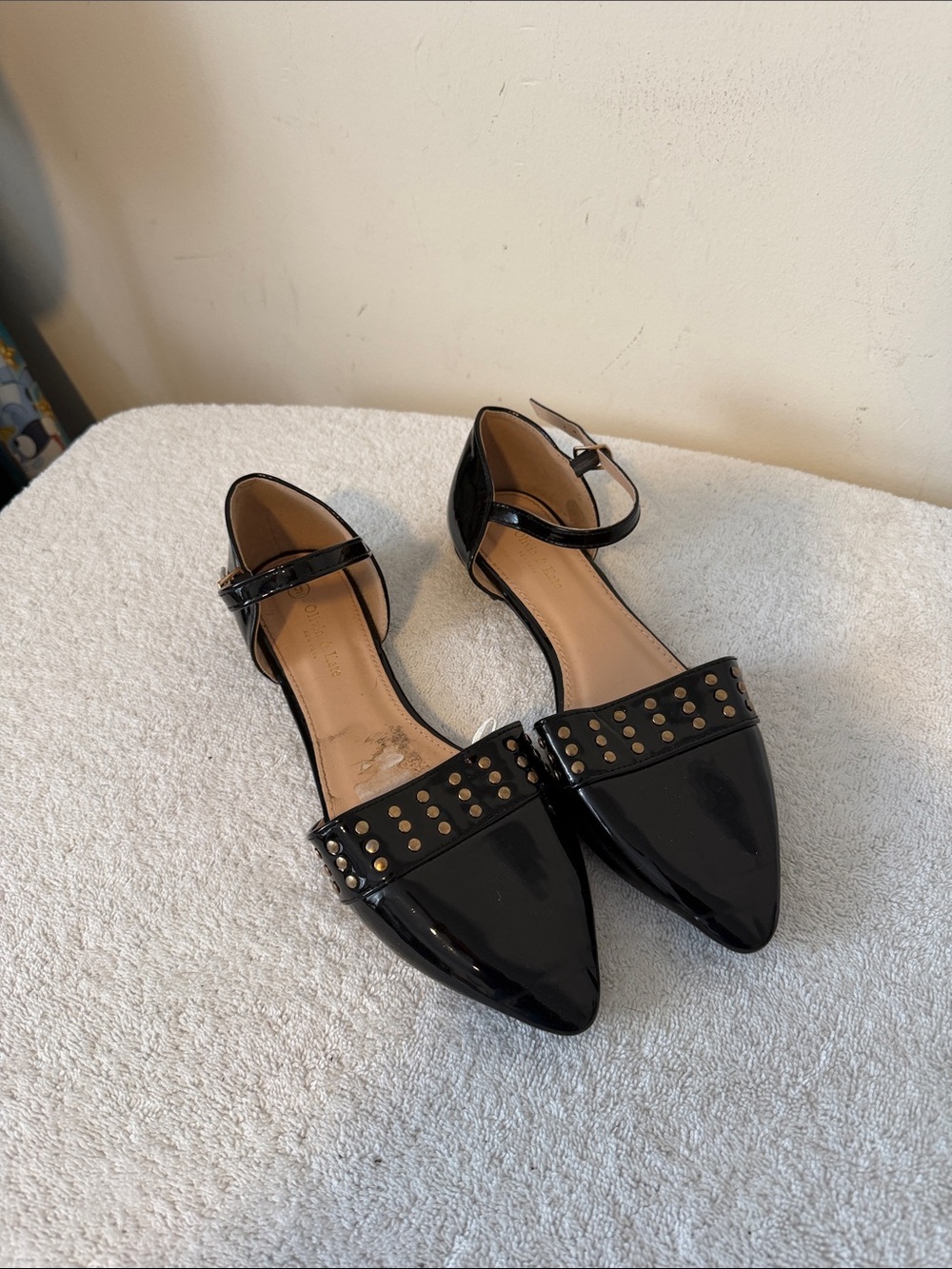 Women’s Black Studded Pointed-Toe Ankle-Strap Flats